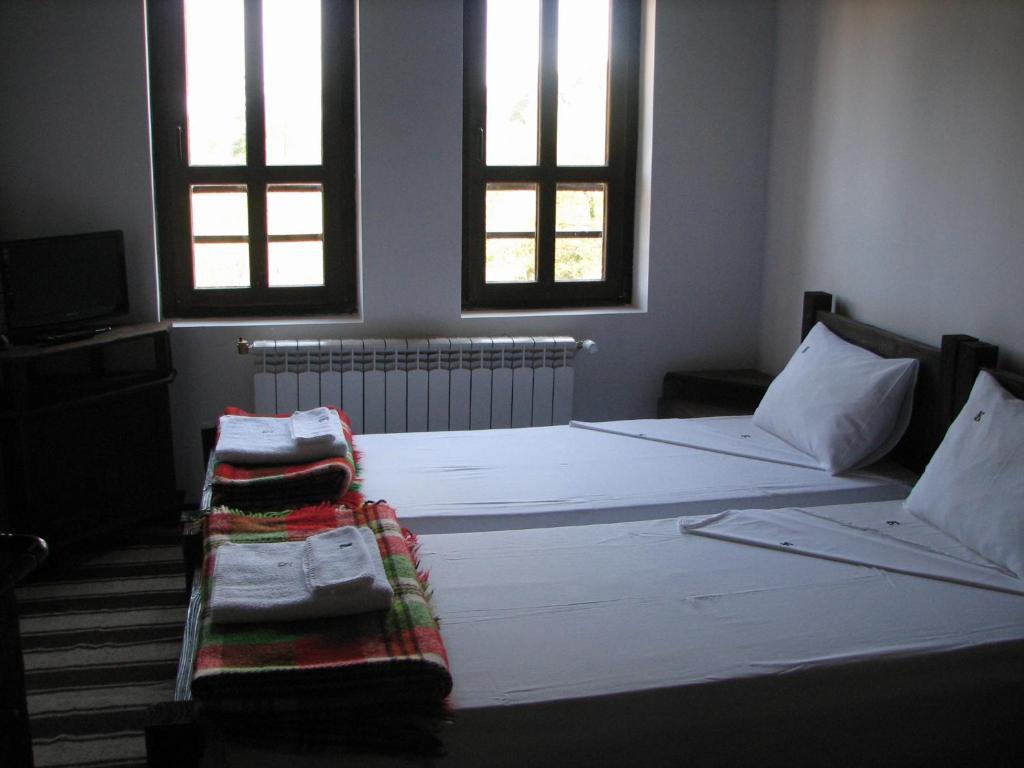 Family Hotel Kalifer Kalofer Quarto foto